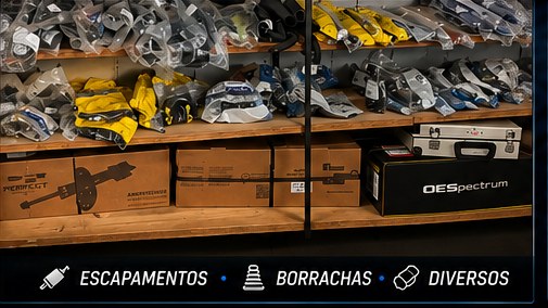 Prateleira de escapamentos, borrachas e diversos na Mecânica Osmar Autopeças